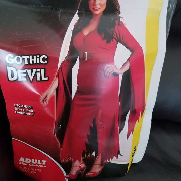 Halloween costume - Picture 3 of 4